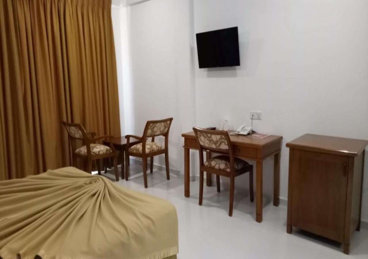 Garden Beach Hotel Kalutara Exterior photo