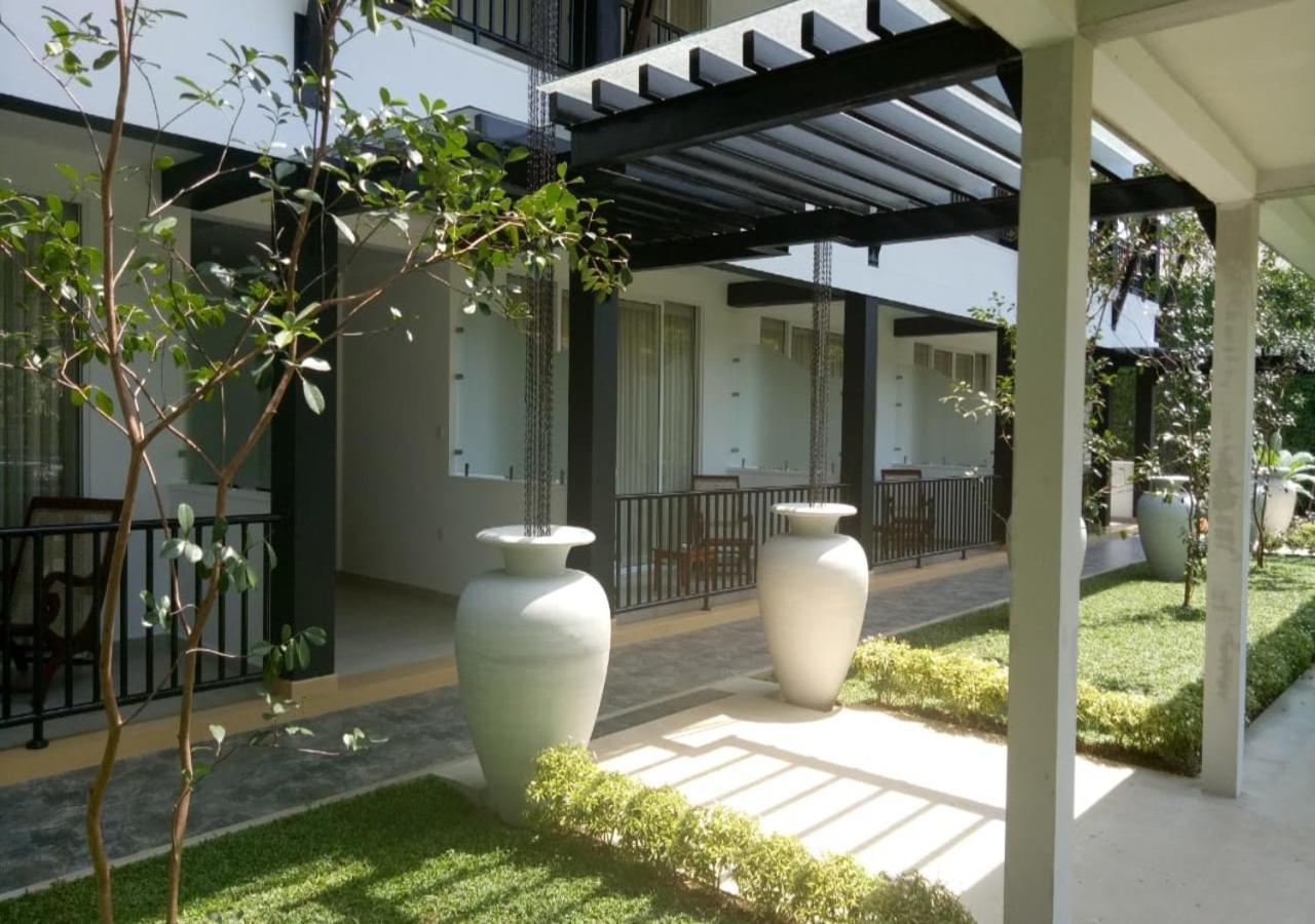Garden Beach Hotel Kalutara Exterior photo