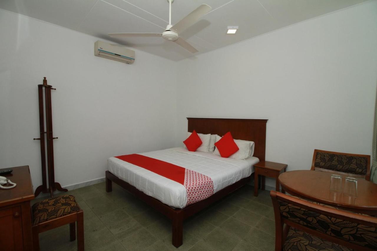 Garden Beach Hotel Kalutara Exterior photo