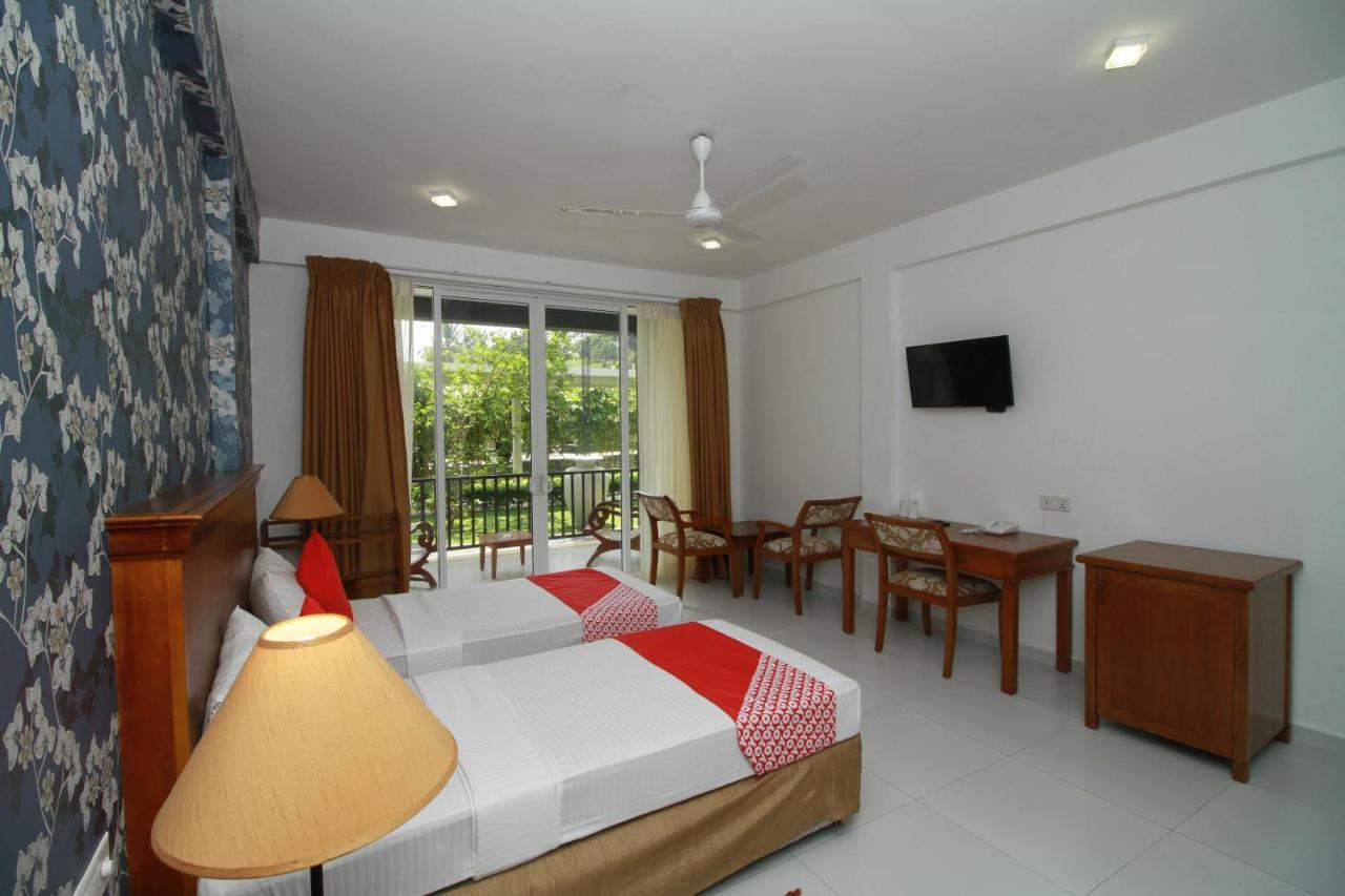 Garden Beach Hotel Kalutara Exterior photo